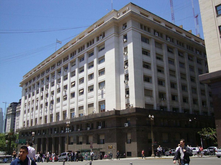 El Gobierno realizará hoy una nueva colocación de deuda de tres Letras del Tesoro a Descuento