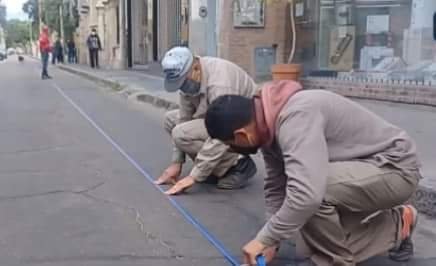 La caja del COVID-19 todo lo puede: ahora amplian veredas y pintan calles