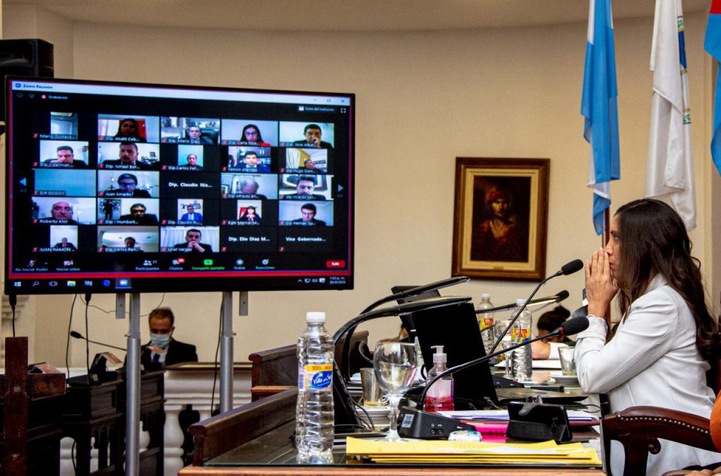 Modifican la base imponible para cobrarle más Ingresos Brutos a los bancos
