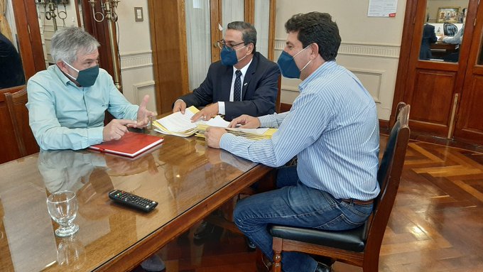 Quintela gobierna desde la Residencia y Molina lo hace en la Casa de Gobierno