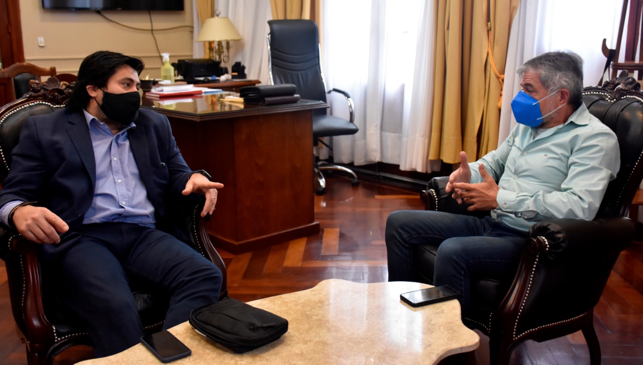 Danilo Flores cae a los pies del quintelismo por su reelección