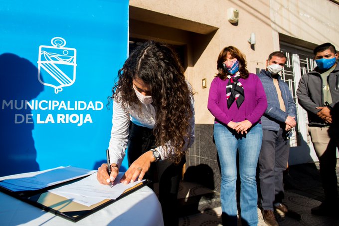 La intendenta de La Rioja cruzó a Barrios de Pie por no repudiar las amenazas contra su familia; Florencia López no quiso solidarizarse