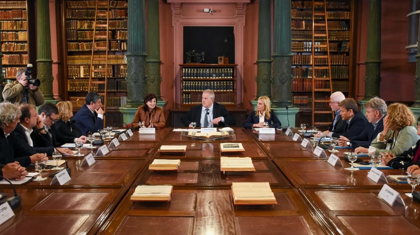El Gobierno y los gremios docentes acordaron un nuevo piso salarial: a cuánto asciende el sueldo básico