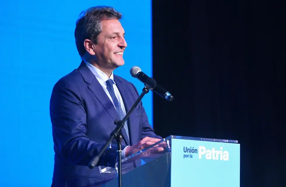 Massa viaja a Tucumán y los gobernadores peronistas le muestran su apoyo
