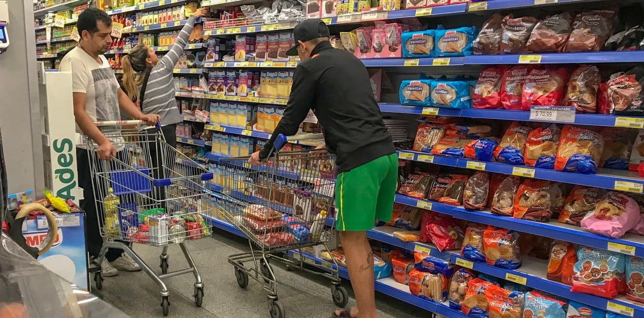Otro fenómeno argentino: a diferencia de otros países, los alimentos acá suben más que la inflación general