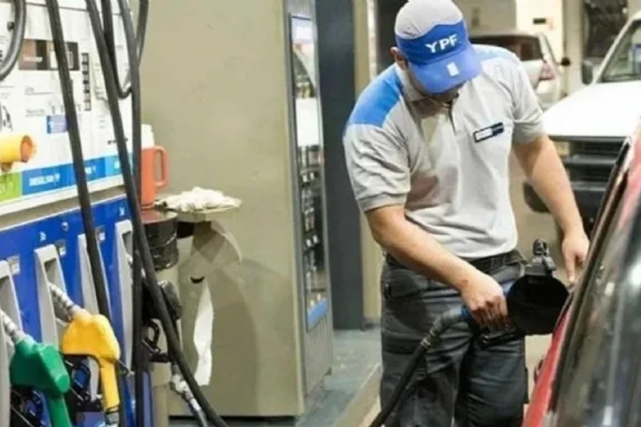 La Rioja prohíbe la venta de combustible a vehículos sin patentes