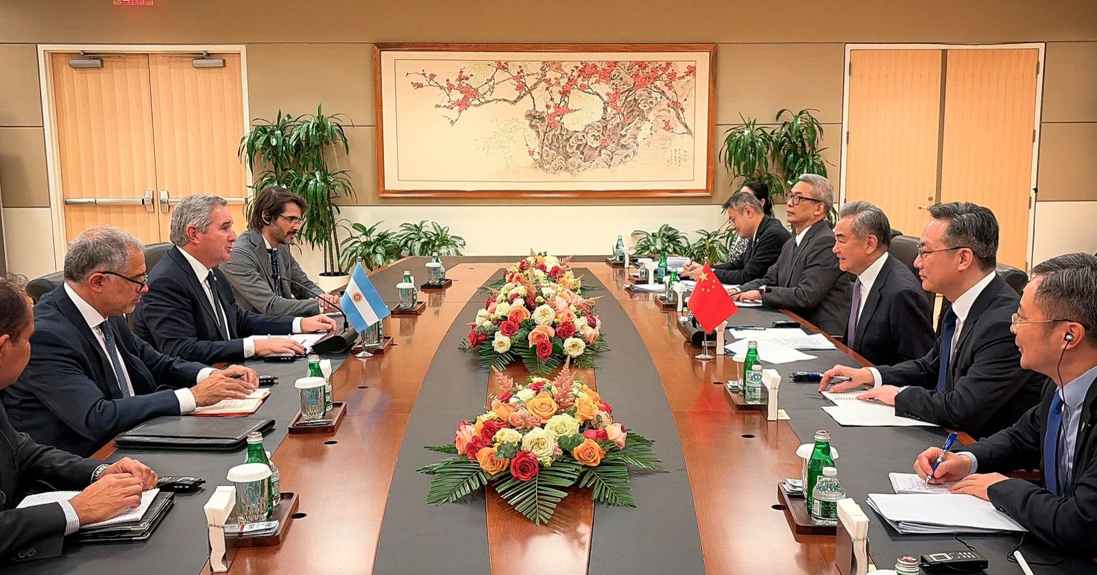 «No. Abrazo»: la tajante desmentida de Pablo Quirno ante los rumores de un supuesto «ruido» en la relación bilateral con China